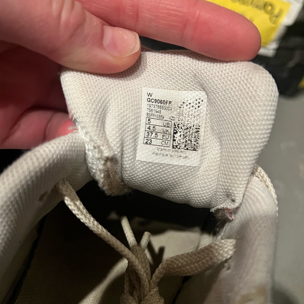 9060 New Balance Pink and White Mesh & Suede Sneakers ASIS - Picture 13 of 16